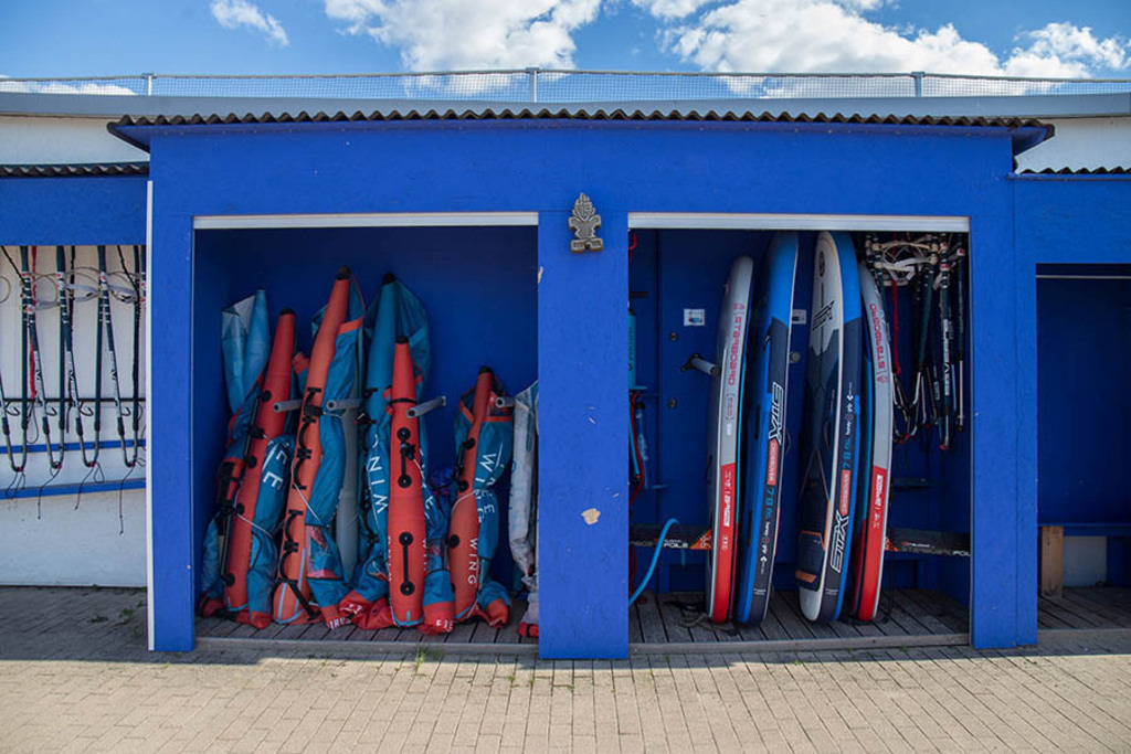 Schladitzer See - All-on-Sea Sport Resort | Entdecke über 20 Kategorien Leipzig-Motive: Foto-Downloads, hochwertige Poster, Leinwand- & Fine-Art-Prints. Jetzt Lieblingsfoto im Bildlexikon Leipzig Shop bestellen!