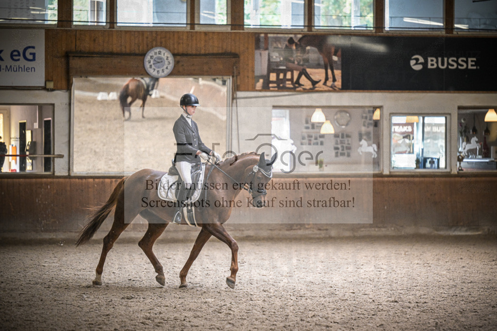 DOS_0747 | Entdecke hochwertige Reitturnierfotos von Foto Oger. Professionell, emotional und authentisch – jetzt Lieblingsmomente im Shop bestellen.Deutschlandweite Turnierfotografie. - Realisiert mit Pictrs.com