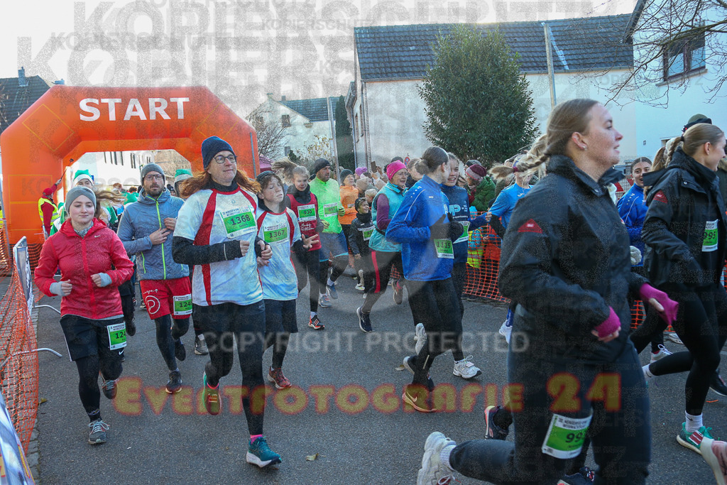 241201_1025_EX1_8137 | Sportfotografie im Rhein-Sieg Kreis, Köln, Bonn, NRW, Rheinland Pfalz, Hessen, etc. Unser Tätigkeitsfeld umfasst den Laufsport vom Volkslauf über den Marathon, Duathlon, Triathon bis zum Ultralauf wie Kölnpfad Ultra oder Schindertrail.