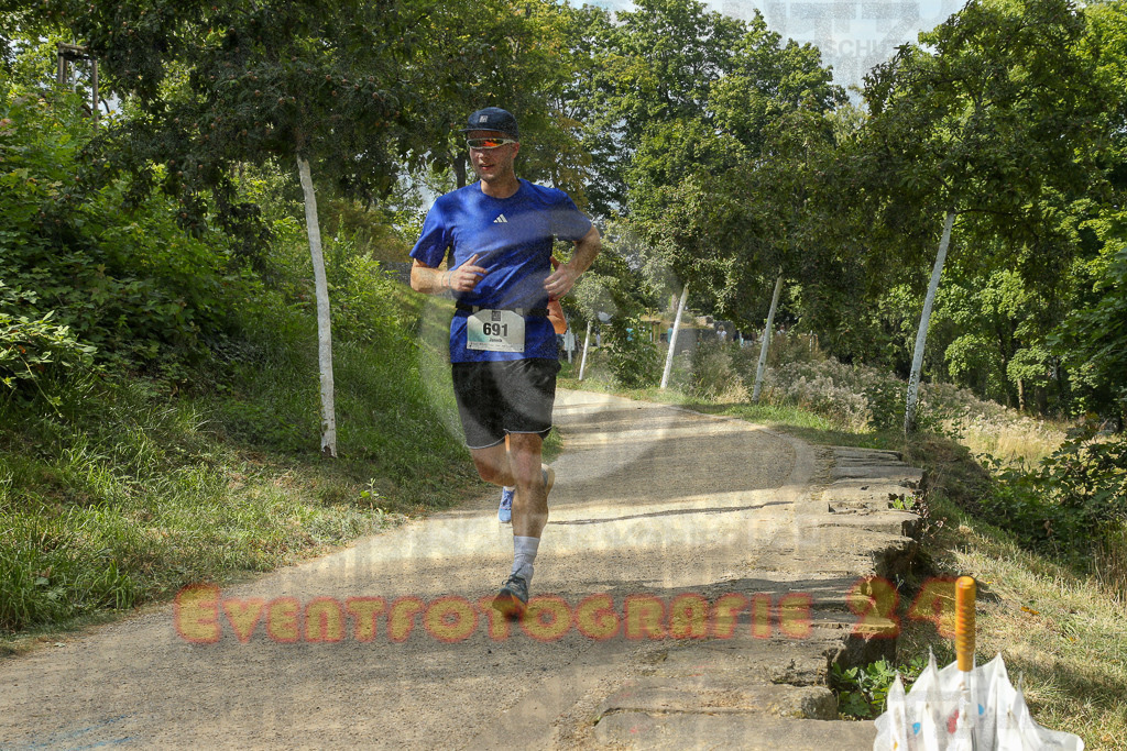 250824_1509_EX1_8586 | Sportfotografie im Rhein-Sieg Kreis, Köln, Bonn, NRW, Rheinland Pfalz, Hessen, etc. Unser Tätigkeitsfeld umfasst den Laufsport vom Volkslauf über den Marathon, Duathlon, Triathon bis zum Ultralauf wie Kölnpfad Ultra oder Schindertrail.