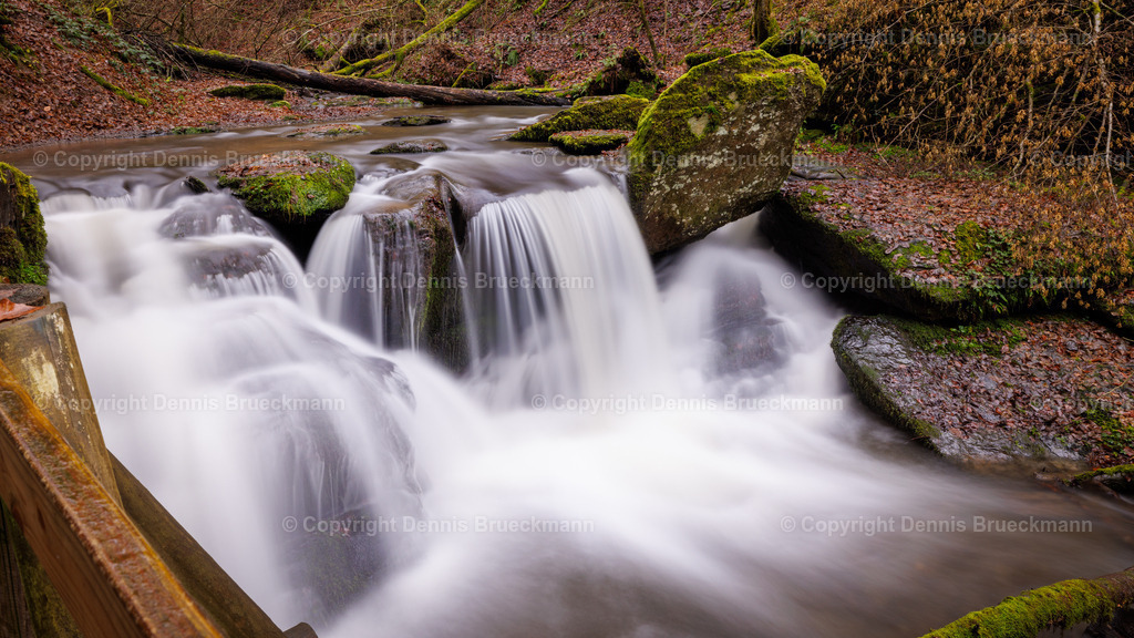 Wasserfall in der Ehrenbachklamm | Dennis-Brueckmann-Fotografie - Realisiert mit Pictrs.com