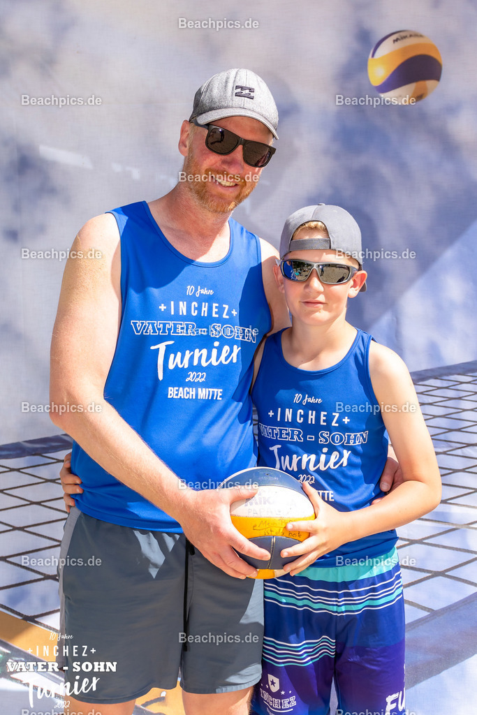 2022-00063193-Vater-Sohn-Turnier-Teamfotos-2 | 26.05.2022; Berlin Foto: Gerold Rebsch - www.beachpics.de