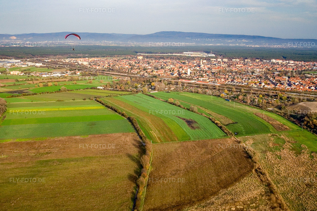 Luftbild: Stadt von Südwesten in Hockenheim im Bundesland Baden-Württemberg in Deutschland. Foto: IMG_4867.jpg vom 26.11.2006 durch Werner Riehm/FLY-FOTO.de