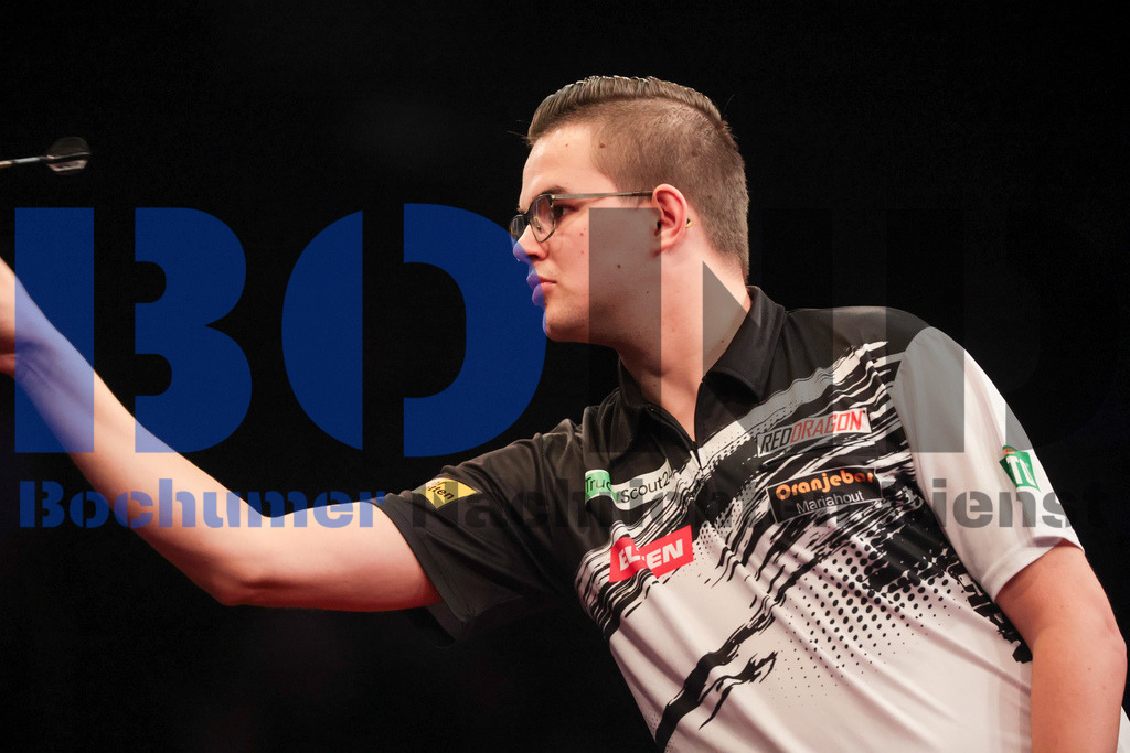  29.10.2023 - 
 | Sebastian Sendlak / Bochumer Nachrichtendienst (BOND) - PDC European Darts Championship: Halbfinale {Persons shown} - Realisiert mit Pictrs.com