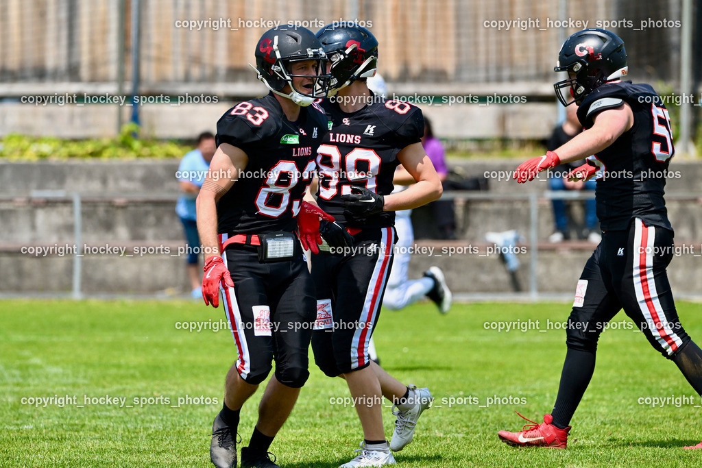 Carinthian Lions vs. Cineplexx Blue Devils | Jubel Carinthians Lions Mannschaft, #83 Schimpl Peter Carinthian Lion, #89 Fantic Philip Carinthian Lion, #55 Ressmann Rene Carinthian Lion, Carinthian Lions vs. Cineplexx Blue Devils, Carinthian Lions vs. Cineplexx Blue Devils am 09.06.2025 in Klagenfurt (ASV Sportplatz), Austria, (Photo by Bernd Stefan)