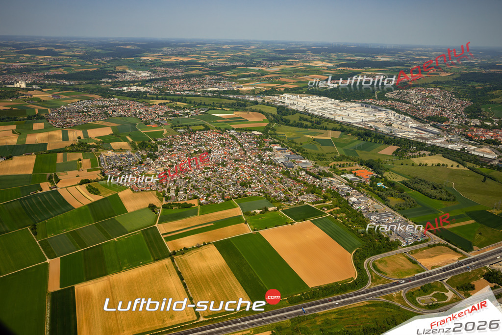 Das Luftbild zeigt Obereisesheim Neckarsulm - Die Luftaufnahme wurde 2023 vom UL-Flugzeug aus erstellt ( keine Drohne ) - Hochauflösende Luftaufnahme - Für grossformatige Ausdrucke geeignet. Die Geschenkidee !Mit Lizenz und Bildrechte bestellbar