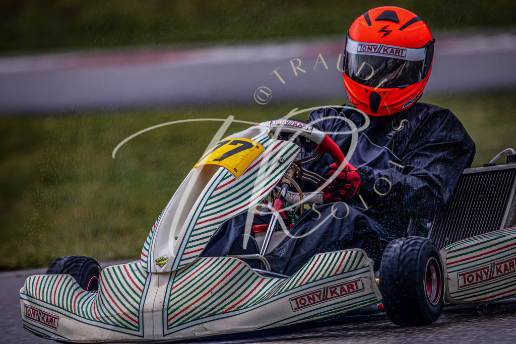 142d7745d4cc48c8a424a2e0cd0d3414 | traudl_s_fotos