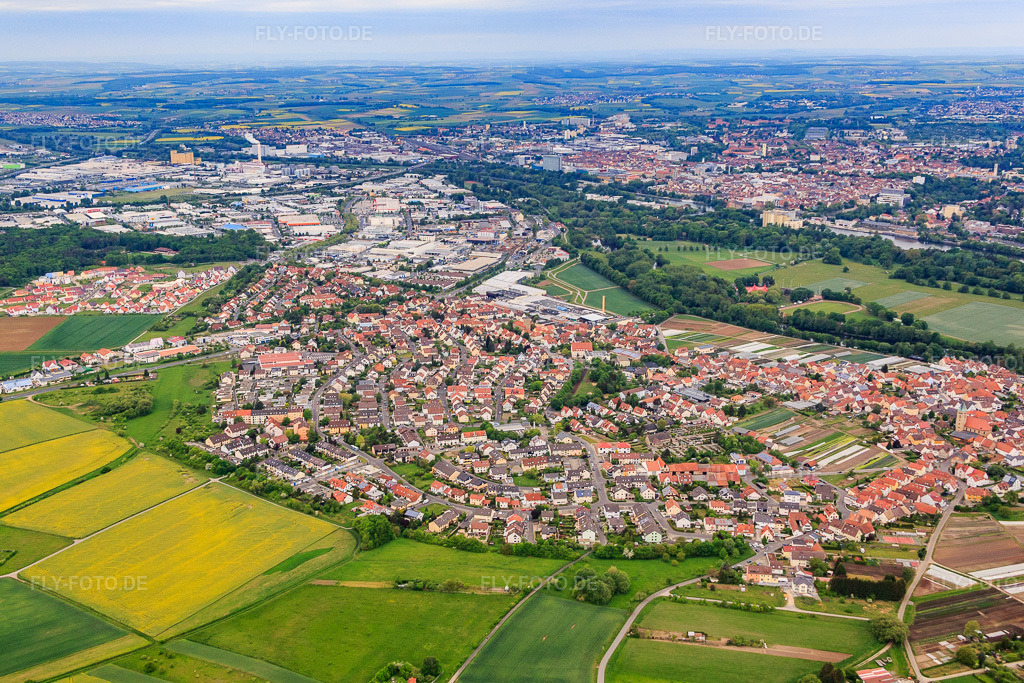 Luftbild: Orsansicht aus Osten in Sennfeld im Bundesland Bayern in Deutschland. Foto: IMG_079122.jpg vom 15.05.2015 durch Werner Riehm/FLY-FOTO.de