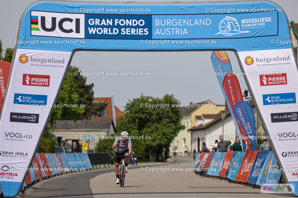 VJ__9897 | Neusiedlersee Radmarathon 2026@sportshot_your_pictrs #yourpictures#roadtowm2029 #nrm #neusiedlerseeradmarathon #neusiedlersee #neusiedlerseetourismus #burgenland #mörbisch #nrm26 #burgenlandtourismus #voglundco #poweredbyburgenlandtourismus #radsport #rad #marathon #ucigranfondo #visitburgenland #ucigranfondoworldseries