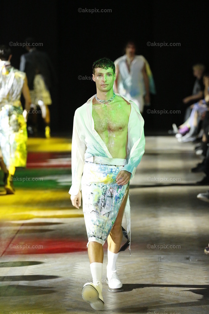 LML Studio auf der  MBFW Spring/Summer 2023 | Mercedes-Benz Fashion Week (MBFW)  Frühling / Sommer 2023 im Hotel Telegraphenamt Berlin in Berlin-Mitte. Die Kollektionen von LML Studio auf der MBFW Spring/Summer 2023. Das Bild zeigt Models mit der Kollektion von LML Studio.