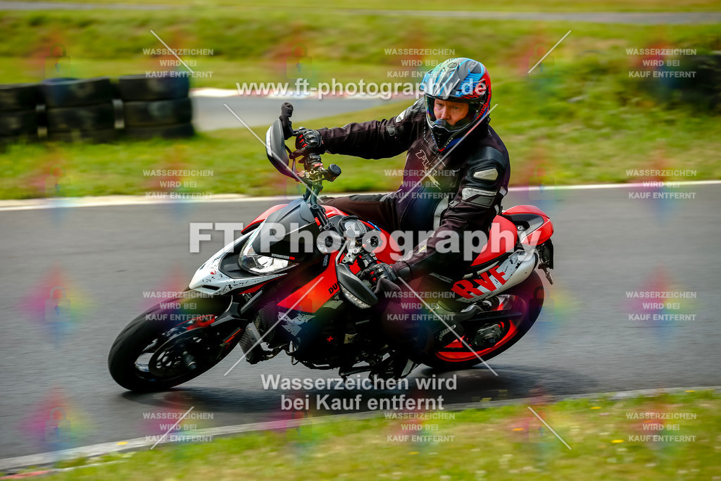 VBK-4677 | Hier findet Ihr Bilder von Touristenfahrten auf der Nürburgring Nordschleife oder von anderen Veranstaltungen die ich besucht habe. Viel Spass beim Durch Schauen 