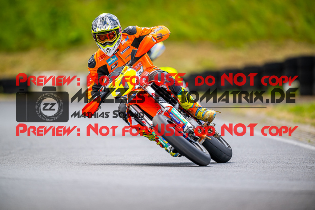 MaZZes_FotoMatrix_220528_0836 | Fotograf Mathias Schmid
Sportfotograf,
Eventfotograf,
Hochzeitsfotograf,
Portraitfotograf