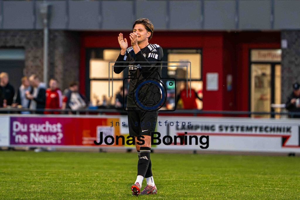 Fußball I Herren I Saison 2025-2026 I Bezirksliga Weser-Ems 4 I 19. Spieltag I VfL Oythe - SW Osterfeine I 08046 | jns.sportfotos - Realisiert mit Pictrs.com
