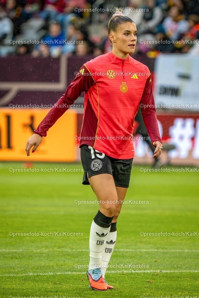 xKKUx24102501005 | 24.10.2025, xkkux, Fußball, UEFA Women s Nations League Halbfinale, Saison 2025/2026, Länderspiel Hinspiel in der MERKUR SPIEL-ARENA Düsseldorf, Selina Cerci (GER #15) 
