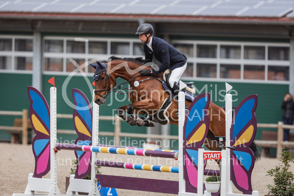 250506_Mühlen_SprPf-A2-291 | Deine schönsten Turniermomente als professionelle Fotos! Entdecke hochwertige Pferdesport-Fotografie im Online-Shop. Jetzt Fotos finden & bestellen!