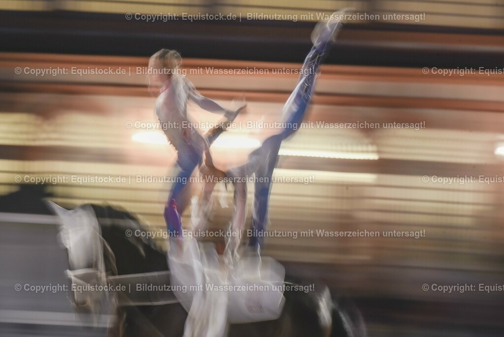 20230527_Voltigieren_NASPA_Flutlicht_0955 | equistock
