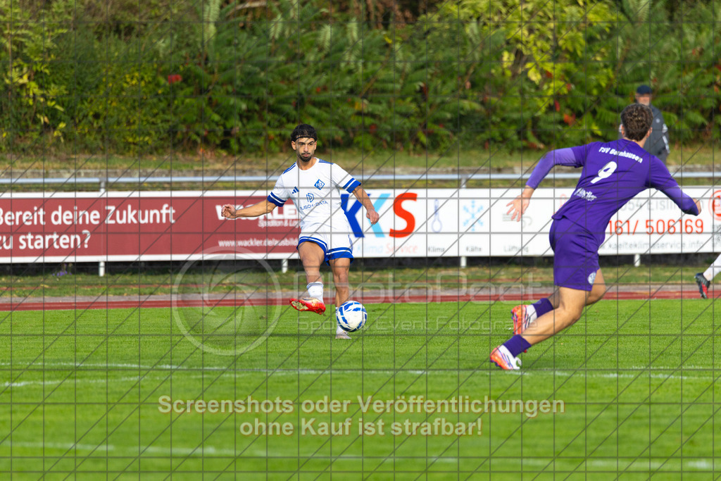 20261010_153957_0082_(c)_by_PhotoPeet | #,1.FC Eislingen (weiß) vs. TSV Bernhausen (lila), Fussball, Landesliga 2 - wfv, 11. Spieltag, Saison 2026/2027, Rasenplatz, Eichbachstation, Haldenstraße, 73054 Eislingen, 10.10.2026 - 15:30 Uhr,Foto: PhotoPeet / Sport- &amp; Eventfotografie / Peter Harich