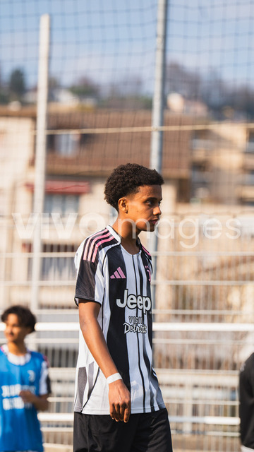 juv_lut_fmachado-0207 | Images from the Juniors B match between Juventus Academy and FC Lutry, played on 18 March 2026 in Lutry, Switzerland, featuring players, coaching staff and match action throughout the game.