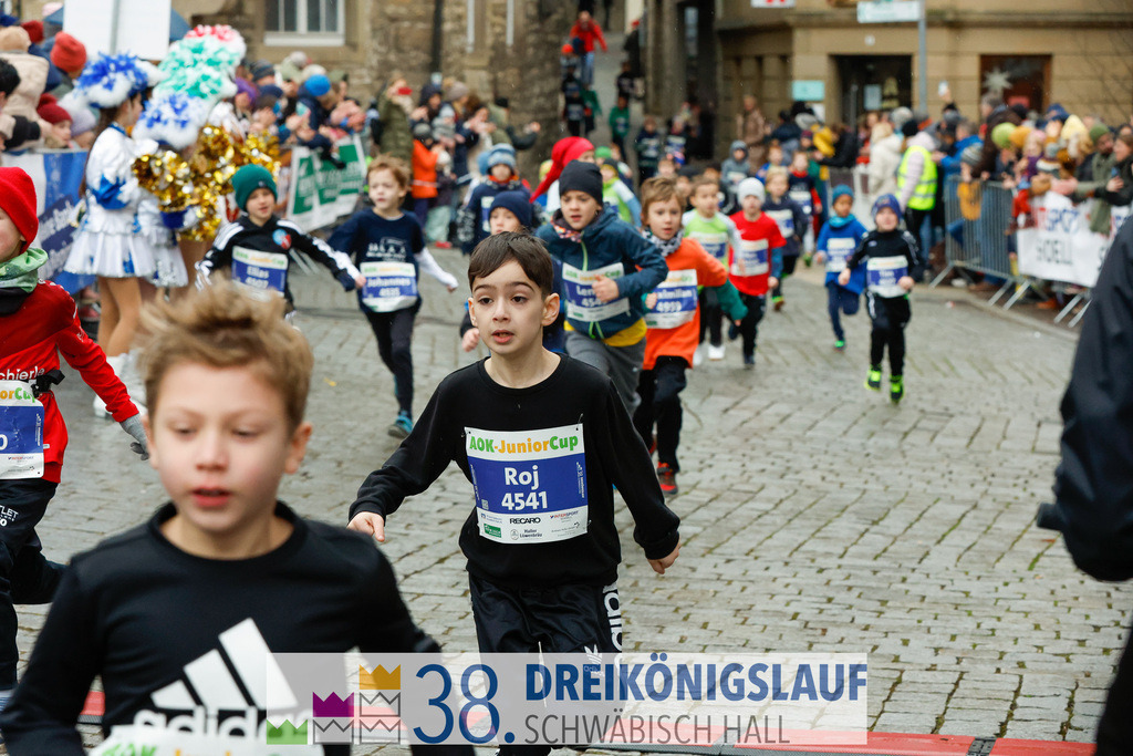 400m AOK Junior Cup | 3 Koenigslauf 2024 400m AOK Junior Cup - Realisiert mit Pictrs.com