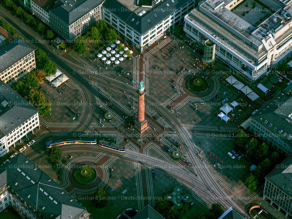 7000796 | Der Luisenplatz mit dem Ludwigsmonument, Stadtmittelpunkt von Darmstadt wurde 1820 nach Großherzogin Luise Henriette Karoline von Hessen-Darmstadt (1761–1829) benannt