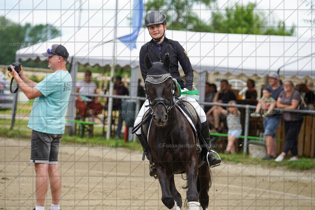 20240630-FAH02483 | Turnierbilder Schwabmünchen, Dressurbilder, Springreitturnier, Reitsportbilder, Turnierfotografen Bayern, Turnierfotograf