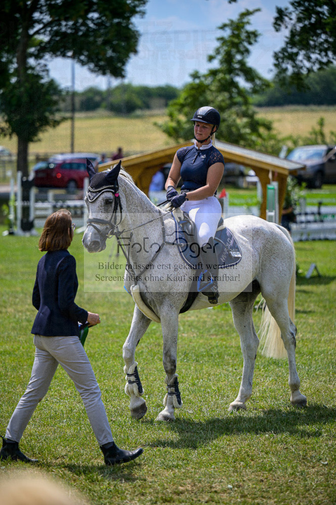 Reitturnier Voxtrup | Entdecke hochwertige Reitturnierfotos von Foto Oger. Professionell, emotional und authentisch – jetzt Lieblingsmomente im Shop bestellen.Deutschlandweite Turnierfotografie. - Realisiert mit Pictrs.com