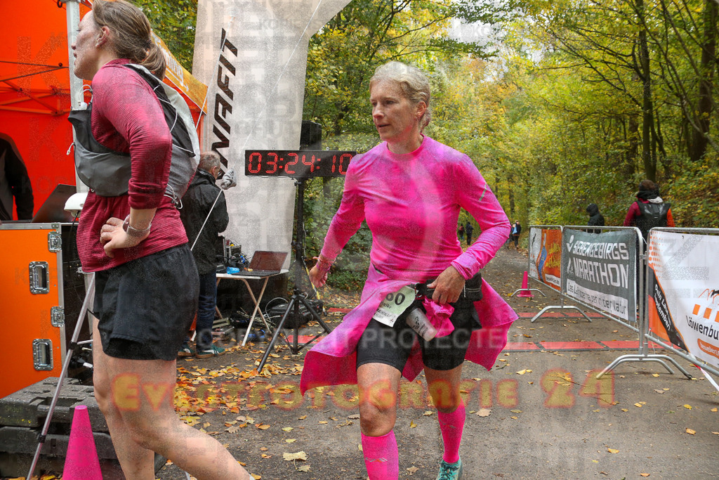 251026_1325_EX1_3444 | Sportfotografie im Rhein-Sieg Kreis, Köln, Bonn, NRW, Rheinland Pfalz, Hessen, etc. Unser Tätigkeitsfeld umfasst den Laufsport vom Volkslauf über den Marathon, Duathlon, Triathon bis zum Ultralauf wie Kölnpfad Ultra oder Schindertrail.
