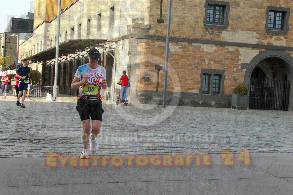 250920_1545_EV4_9530 | Sportfotografie im Rhein-Sieg Kreis, Köln, Bonn, NRW, Rheinland Pfalz, Hessen, etc. Unser Tätigkeitsfeld umfasst den Laufsport vom Volkslauf über den Marathon, Duathlon, Triathon bis zum Ultralauf wie Kölnpfad Ultra oder Schindertrail.