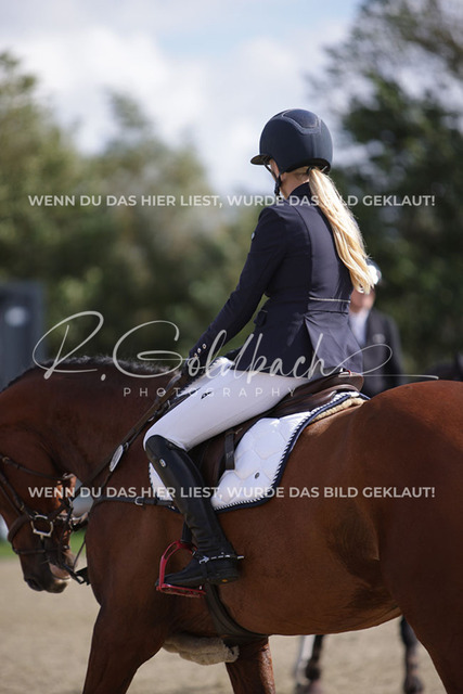1J2A7275Nadja Freya Müller_ Umero 9_ Kn944_ Havekost | Foto- und Videografie für alles rund ums Pferd. Hochwertige Bilder und Videos vom Spring- und Dressurreiten, Voltigieren & mehr. Jetzt aktuelle Veranstaltungen und Preise im Shop ansehen. - Realisiert mit Pictrs.com