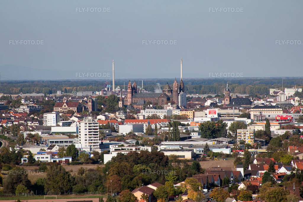 Luftbild: Kaiserdom von Süden in Worms im Bundesland Rheinland-Pfalz in Deutschland. Foto: IMG_21934.jpg vom 09.10.2009 durch Werner Riehm/FLY-FOTO.de