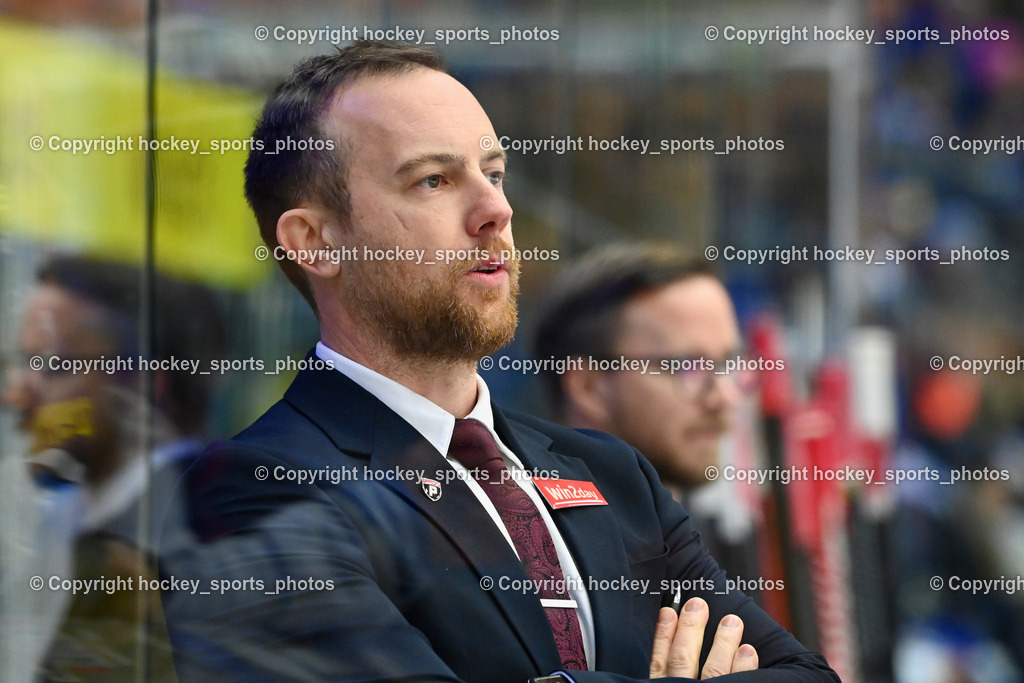EC IDM Wärmepumpen VSV vs. Pioneers Vorarlberg | Headcoach PIONEERS VORARLBERG STANLEY DYLAN, EC IDM Wärmepumpen VSV vs. Pioneers Vorarlberg, EC IDM Wärmepumpen VSV vs. Pioneers Vorarlberg am 14.12.2024 in Villach (Stadthalle Villach), Austria, (Photo by Bernd Stefan)