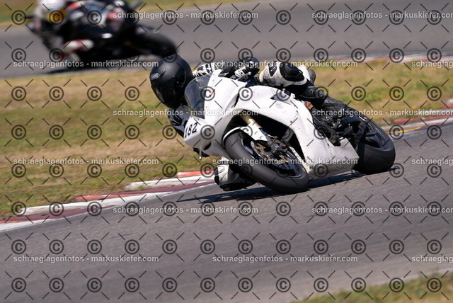 26bt04-1623 | markuskiefer.com - Realisiert mit Pictrs.com