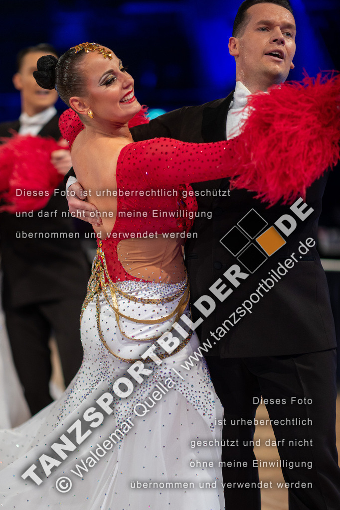 20251206-01294 | Hier finden Sie Tanz Bilder vom Latein und Standard Formationen tanzen. Sportbilder vom Tanzsport. Schöne Fotos und von Weltmeisterschaft, Europameisterschaft, Bundesliga, Regionalliga, Oberliga und Landesliga sowie von GOC Stuttgart, DanceComp, WM Bremen