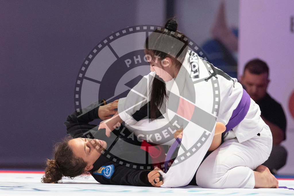 20231109PBB4005 | Fighters compete during the AJP World Professional Championship in the Mubadala Arena in Abu Dhabi, Arab United Emirates, on November 9, 2023.