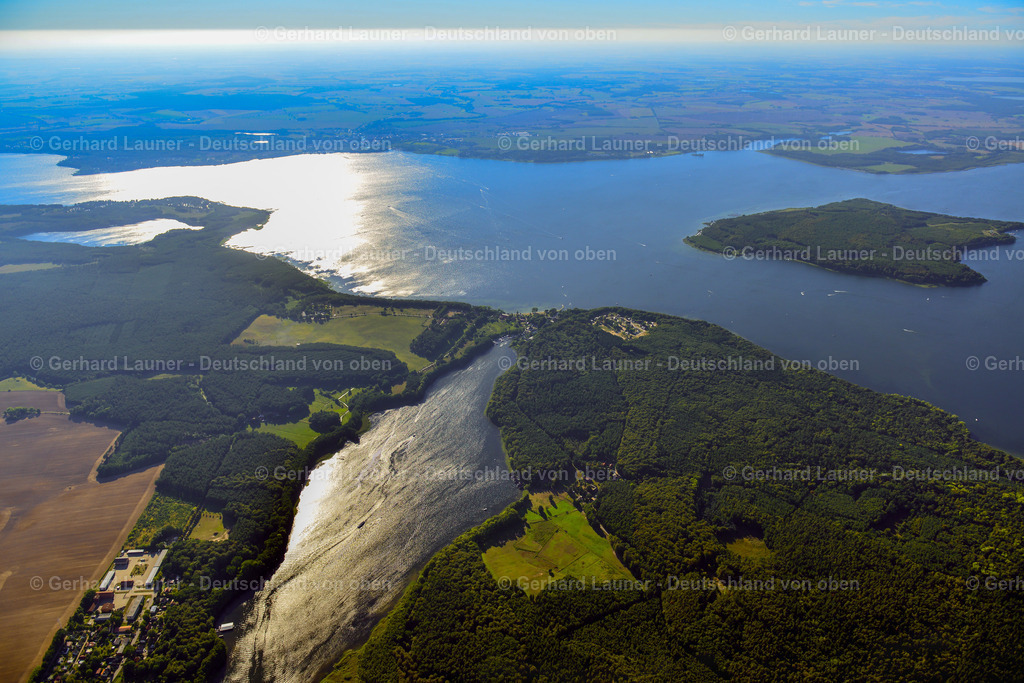 3638348 | PLAU AM SEE 25.08.2016 Uferbereiche am Seegebiet des in Plau am See im Bundesland Mecklenburg-Vorpommern, Deutschland. // Riparian areas on the lake area of in Plau am See in the state Mecklenburg - Western Pomerania, Germany. Foto: Gerhard Launer