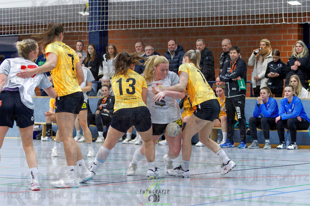 Frauen Oberliga Mitte (HHV); HSG Eibelshausen/Ewersbach - HSG Wettenberg II | Frauen Oberliga Mitte (HHV); HSG Eibelshausen/Ewersbach - HSG Wettenberg II am 13.12.2025 in Steinbrücken (Sporthalle am Hammerweiher)Photo © 2025 - Jörg Heinrich - Realisiert mit Pictrs.com