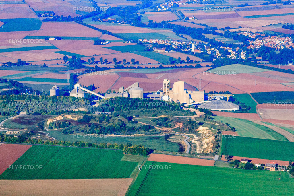 Dyckerhoff GmbH, Werk Göllheim im Industriepark Nord https://www.dyckerhoff.com/werk-goellheim | Luftbild: Dyckerhoff GmbH, Werk Göllheim im Industriepark Nord https://www.dyckerhoff.com/werk-goellheim in Göllheim im Bundesland Rheinland-Pfalz in Deutschland. Foto: IMG_44458.jpg vom 20.08.2011 durch Werner Riehm/FLY-FOTO.de - Realisiert mit Pictrs.com