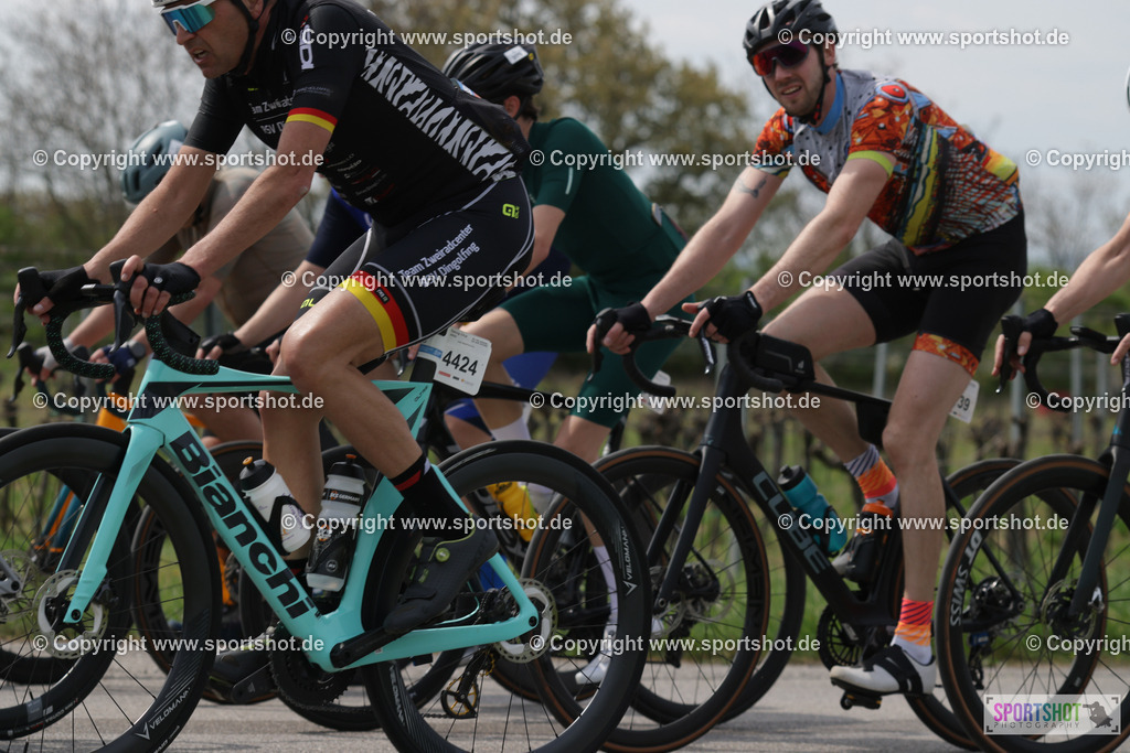 368A4647 | Neusiedlersee Radmarathon 2026@sportshot_your_pictrs #yourpictures#roadtowm2029 #nrm #neusiedlerseeradmarathon #neusiedlersee #neusiedlerseetourismus #burgenland #mörbisch #nrm26 #burgenlandtourismus #voglundco #poweredbyburgenlandtourismus #radsport #rad #marathon #ucigranfondo #visitburgenland #ucigranfondoworldseries