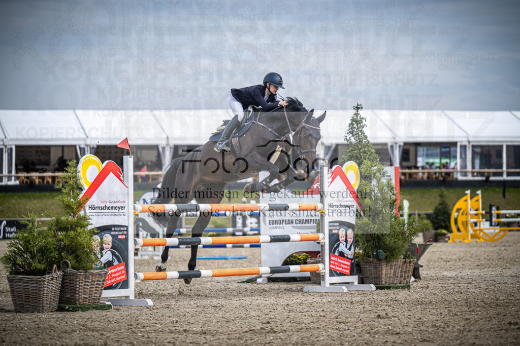 DOS_4352 | Entdecke hochwertige Reitturnierfotos von Foto Oger. Professionell, emotional und authentisch – jetzt Lieblingsmomente im Shop bestellen.Deutschlandweite Turnierfotografie. - Realisiert mit Pictrs.com