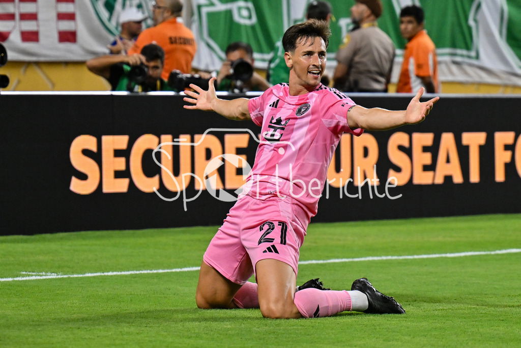 Inter Miami CF - Palmeiras Sao Paulo | Jubel nach dem Treffer zum 1-0 durch Tadeo ALLENDE (Inter Miami 21) / Tor / Torschuetze / Freude / Happy / FIFA Club World Cup: Inter Miami CF - Palmeiras Sao Paulo, Hard Rock Stadium am 23.06.2025 / NOT FOR SALE IN USA