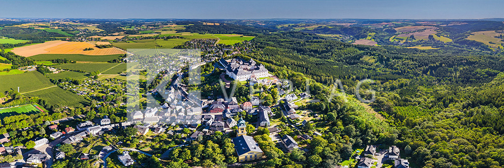 Historisches-Jagdschloss-Augustusburg-Luftaufnahme-DJI_0028_D | Historisches Jagdschloss Augustusburg auf dem Schellenberg im sächsischen Erzgebirge - Realisiert mit Pictrs.com