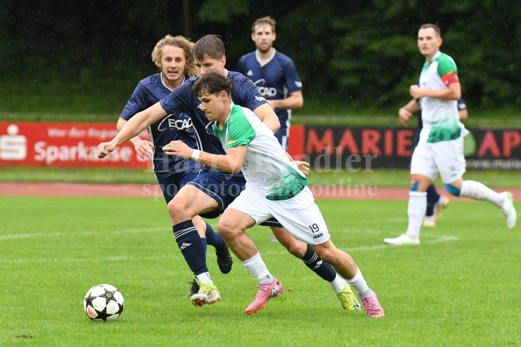 SpVgg GW Deggendorf : FC Obernzell-Erlau | Lukas Semmler (SpVgg GW Deggendorf #19) - Realisiert mit Pictrs.com