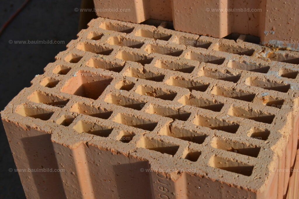 bib-lg07-mauerarbeiten-0153 | Nach LV-Leistungsgruppen sortierte Detailfotos über den Bau eines Hauses. Alle Hausbau-Bilder direkt vom Urheber und Autor der Website Haus-Selber-Bauen.com