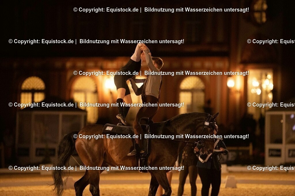 20230527_Voltigieren_NASPA_Flutlicht_1184 | equistock