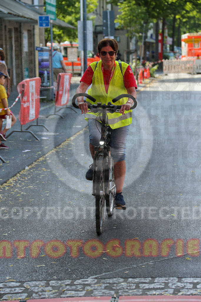 220625_1751_EX1_6985 | Sportfotografie im Rhein-Sieg Kreis, Köln, Bonn, NRW, Rheinland Pfalz, Hessen, etc. Unser Tätigkeitsfeld umfasst den Laufsport vom Volkslauf über den Marathon, Duathlon, Triathon bis zum Ultralauf wie Kölnpfad Ultra oder Schindertrail.
