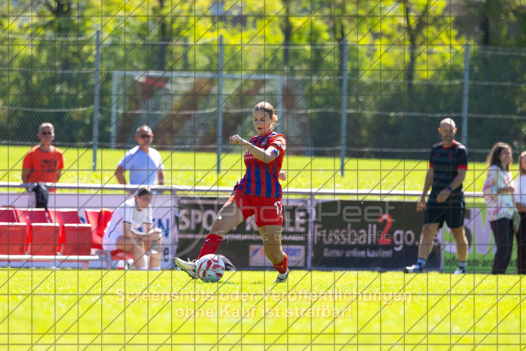 20260906_122953_0284_(c)_by_PhotoPeet | #,1.FC Donzdorf (weiß) vs. 1.FC Heidenheim 1846 (rot), Fußball, Frauen-Verbandspokal Gruppe 2, 2. Runde, Saison 2026/2027, Rasenplatz Lautertal Stadion, Süßener Straße 16, 73072 Donzdorf, 06.09.2026 - 11:00 Uhr,Foto: PhotoPeet / Sport- &amp; Eventfotografie / Peter Harich
