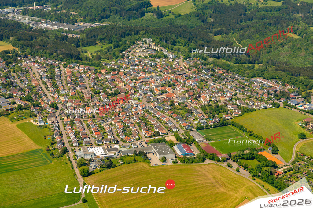 Das Luftbild zeigt : Herlikofen Schwäbisch Gmünd - Die Luftaufnahme wurde 2024 vom UL-Flugzeug aus erstellt ( keine Drohne ) - Hochauflösende Luftaufnahme - Für grossformatige Ausdrucke geeignet. Die Geschenkidee !Mit Lizenz und Bildrechte bestellbar