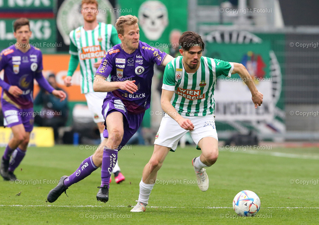 A_LUI_09042023_034 | SPORT,FUSSBALL,ADMIRAL BUNDESLIGA SK RAPID WIEN- AUSTRIA KLAGENFURT 09.04.2023 IM BILD:CHRISTOPHER CVETKO  (KLAGENFURT) UND DENSO KARIUS (SK RAPID WIEN ) FOTO:FOTOLUI/MW
