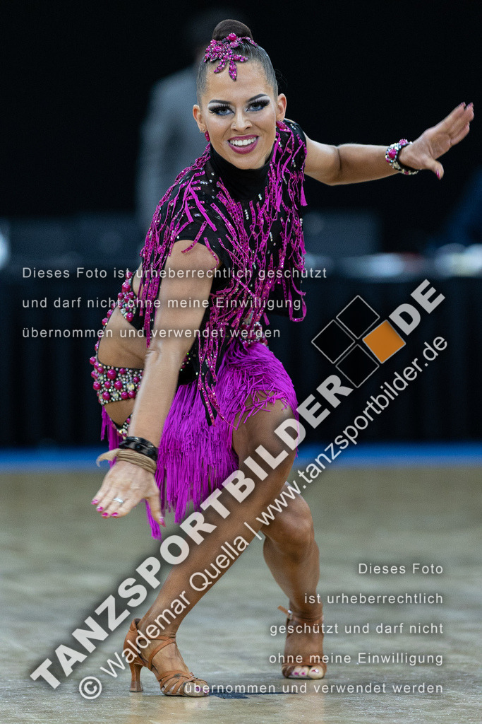 20230226-12820 | Hier finden Sie Tanz Bilder vom Latein und Standard Formationen tanzen. Sportbilder vom Tanzsport. Schöne Fotos und von Weltmeisterschaft, Europameisterschaft, Bundesliga, Regionalliga, Oberliga und Landesliga sowie von GOC Stuttgart, DanceComp, WM Bremen