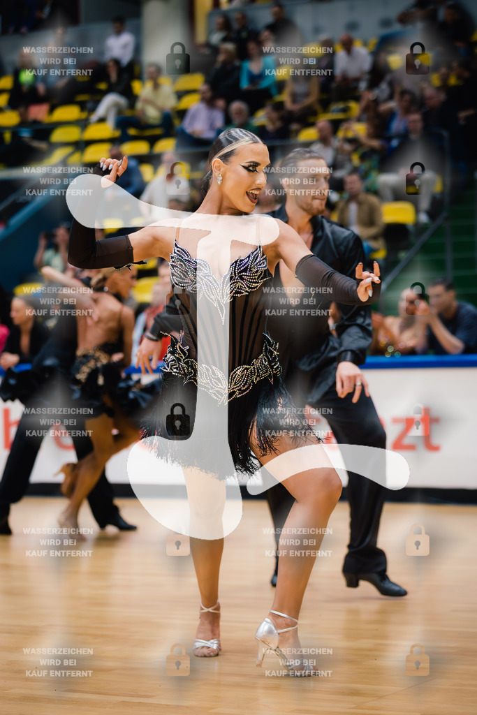 Hessen Tanzt WDSF International Open Latin 11th (43) Justin Lauer _ Rita Schumichin (TSC Saltatio Neustadt im TV 1860 Mußbach)-2025-05-18-5232 | Webshop for digital downloads and prints of dance sport, event & show photographer Julian Link - Realisiert mit Pictrs.com